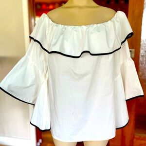Velvet Heart White & Black Ruffled Blouse, NWT, Off shoulder look, XL, Pretty